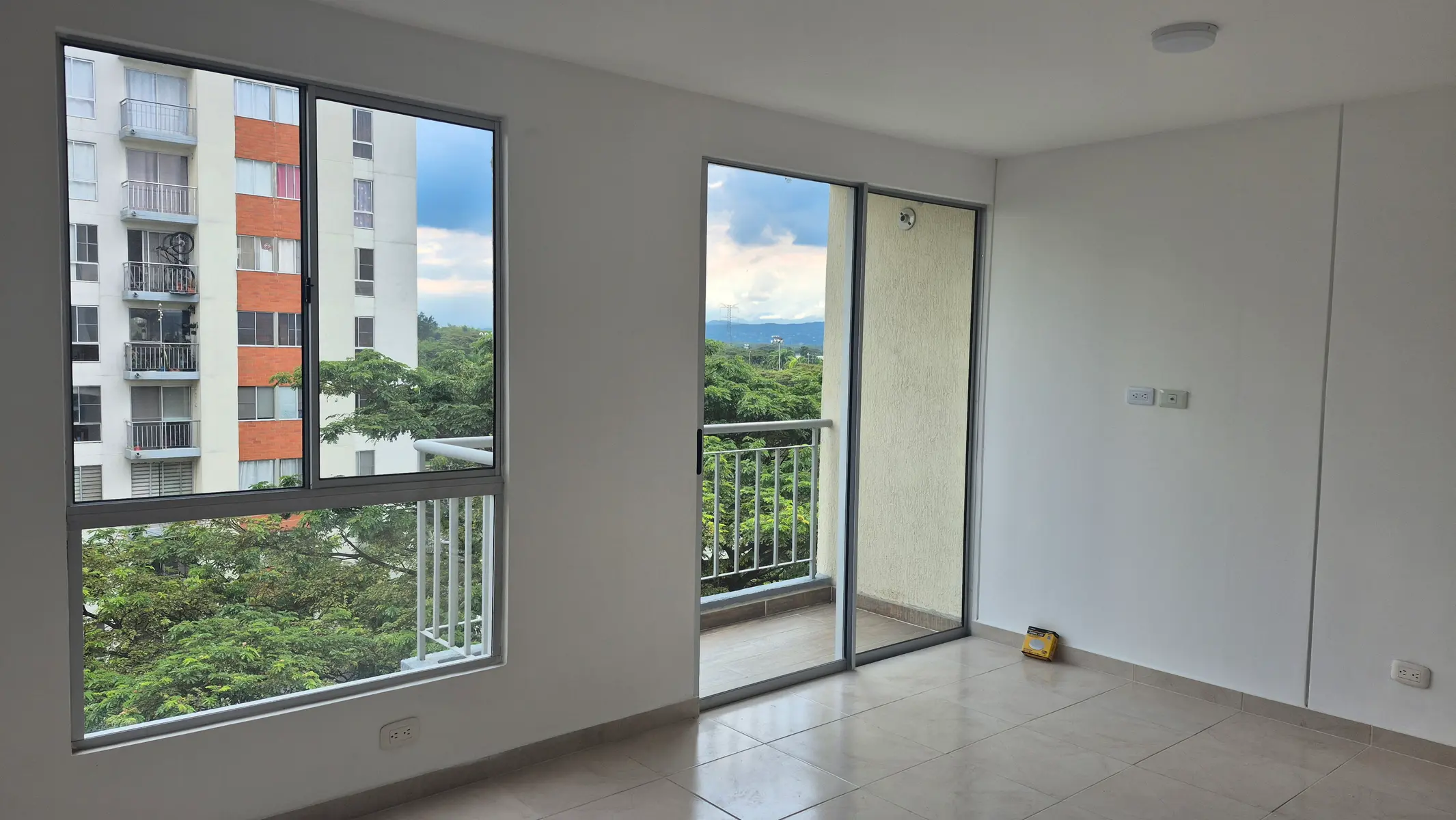 th.outside1200x1200.6a5ec05261023_infocdn__hvpek8cubznaweliqhcgy556d4zqhipjdwthnhlsjpg Apartamento en Arriendo en Parque Natura, Jamundí