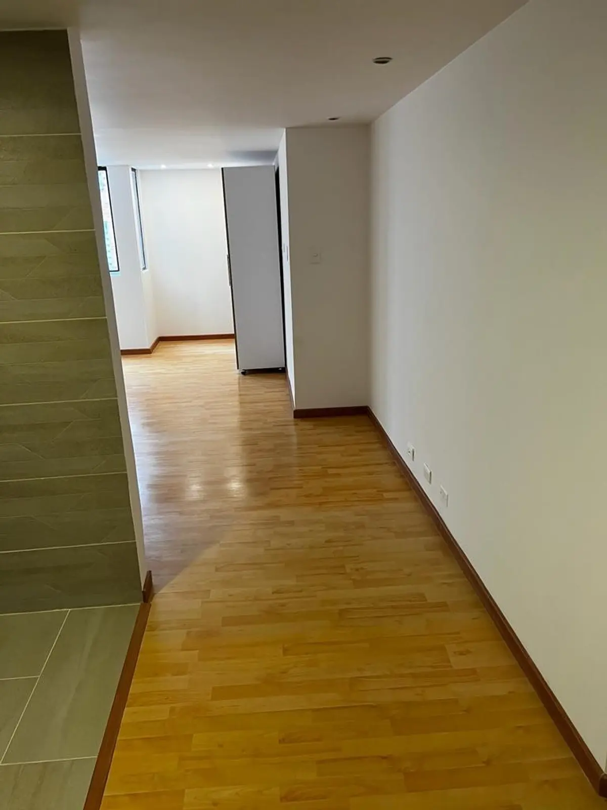 th.outside1200x1200.6a623edb32a18_infocdn__bv6ltkfahmwss66nybypdjwrikg5vjri1yf30f17jpg Apartamento en Arriendo en Los cedros, Bogotá