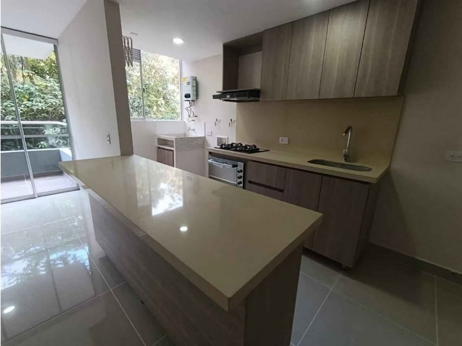 th.outside1200x1200.6a6255dc6d0fd_infocdn__gr109706420260112105029jpg Apartamento en Arriendo en Medellín