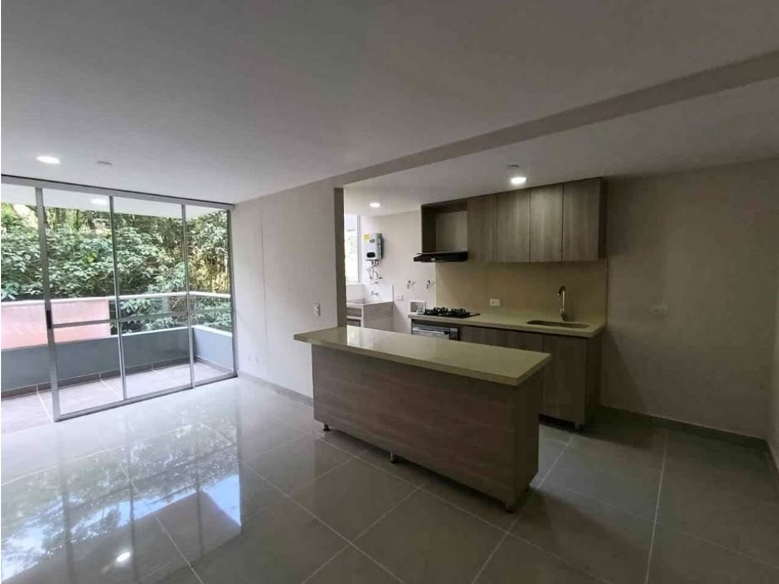 th.outside1200x1200.6a6255dd3d925_infocdn__gr109706520260112105029jpg Apartamento en Arriendo en Medellín