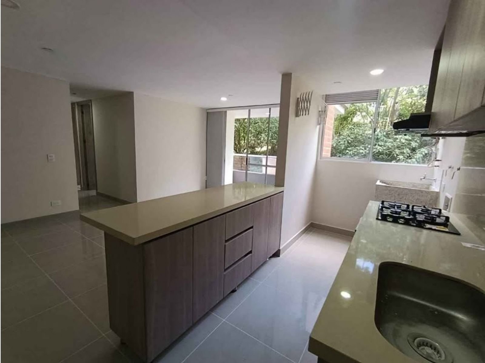 th.outside1200x1200.6a6255dde47a7_infocdn__gr109706820260112105030jpg Apartamento en Arriendo en Medellín