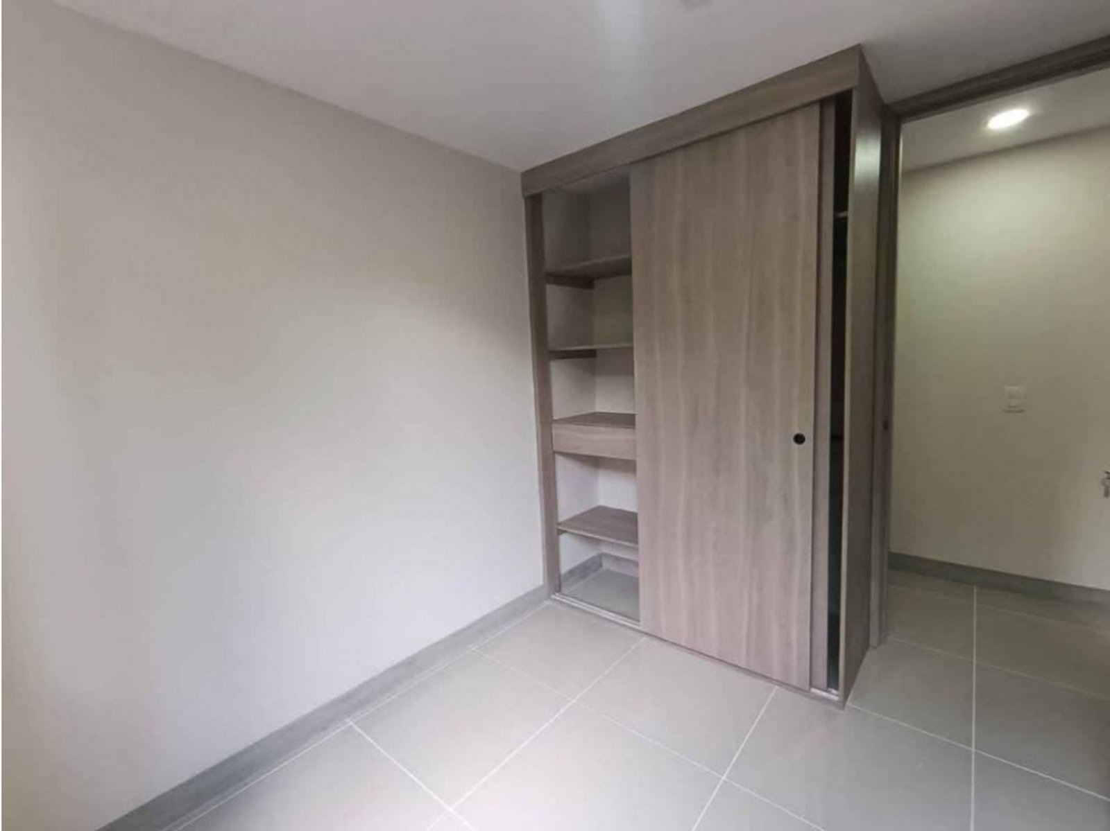 th.outside1200x1200.6a6255e09e868_infocdn__gr109706220260112105028jpg Apartamento en Arriendo en Medellín