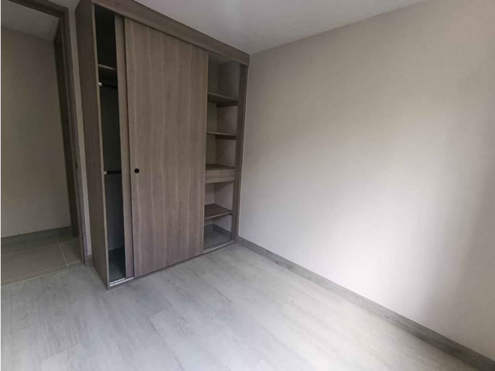 th.outside1200x1200.6a6255e1eed57_infocdn__gr109706320260112105028jpg Apartamento en Arriendo en Medellín