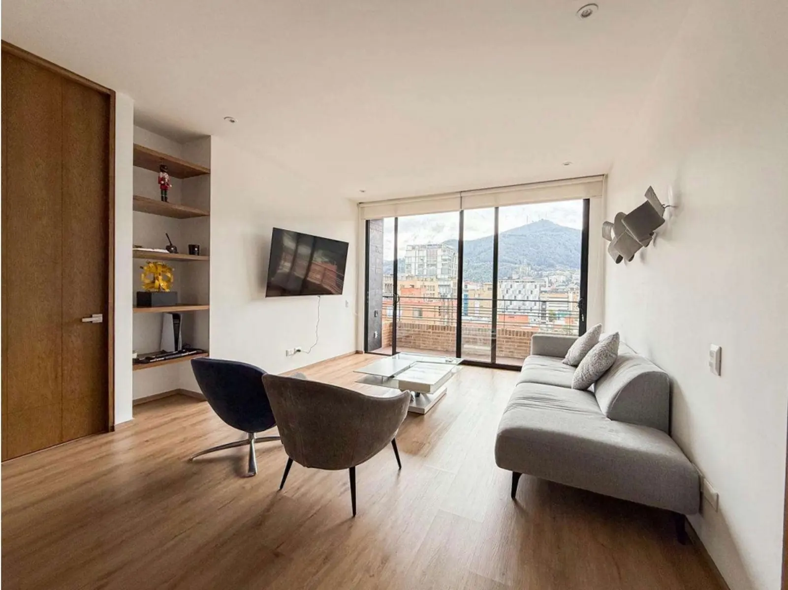 th.outside1200x1200.6a63ac00e52f9_infocdn__gr182628820260724010125jpg Apartamento en Arriendo en Chico norte, Bogotá