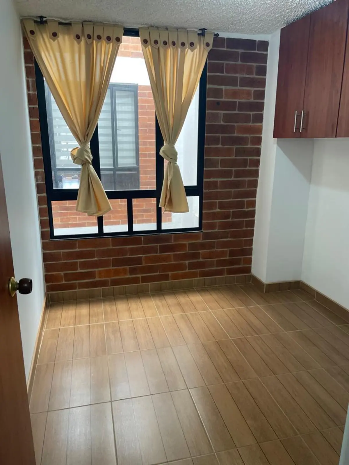 th.outside1200x1200.6a68a9516f496_infocdn__0mmdprwtctz3cle5ga4vwzkpw0xxvwmw9ovprlfxjpg Apartamento en Arriendo en Fontibon, Bogotá