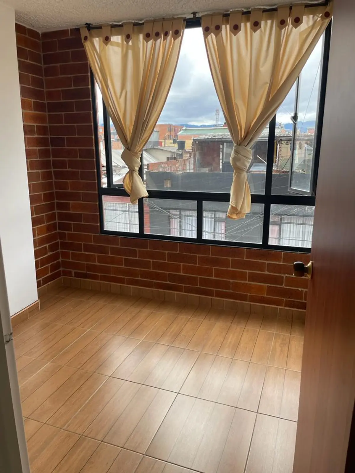 th.outside1200x1200.6a68a9524137b_infocdn__6pk2myemm228t1bjg31eqhk7fd7nhmjfr4gwiujijpg Apartamento en Arriendo en Fontibon, Bogotá
