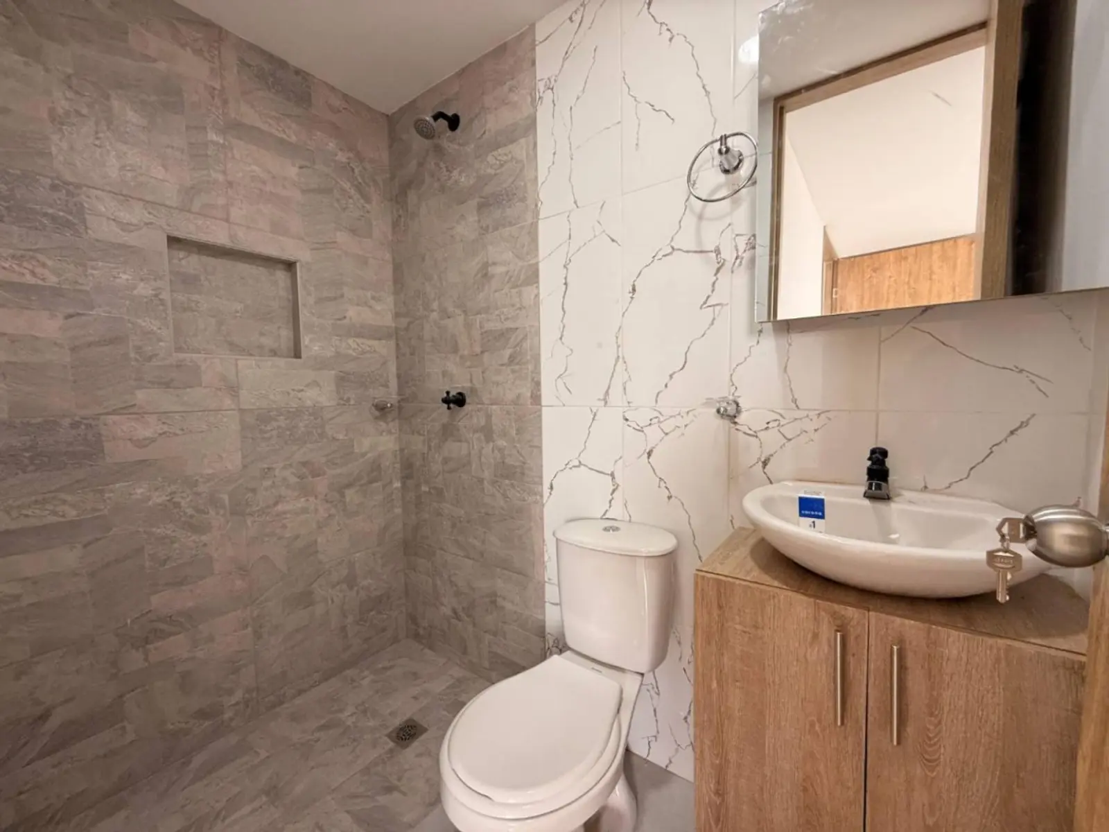 th.outside1200x1200.6a6a0d4ed81e6_infocdn__24b960ae-5c13-4116-8d3f-70214f2e2e43 Apartamento en Arriendo en Alarcon, Bucaramanga