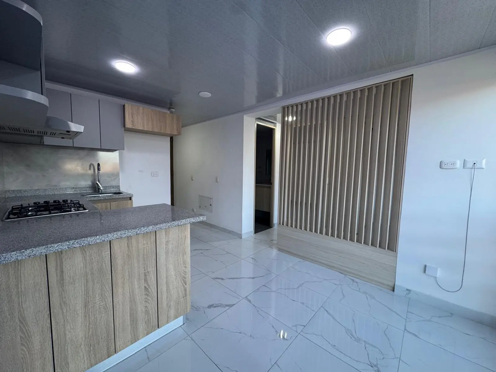 th.outside1200x1200.6a6a10fc86fb3_infocdn__property-aa-94623-5jpg Apartamento en Arriendo en Montevideo, Bogotá