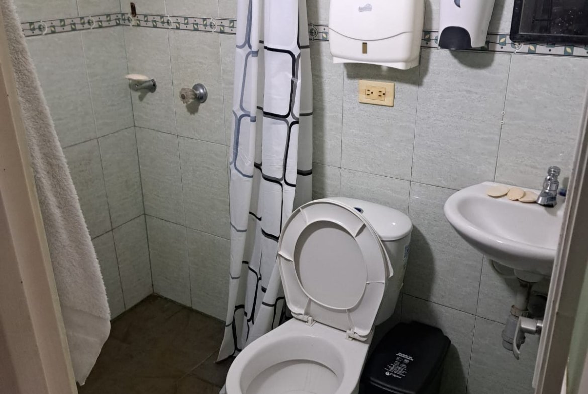 Venta de Casa de 2 Plantas en el Barrio Granada, Armenia, Quindío