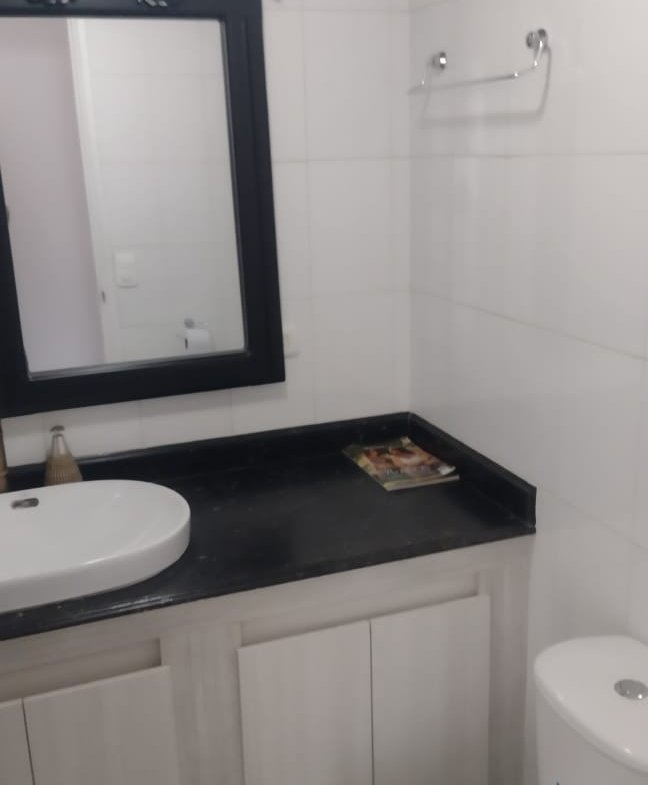 Apartamento en venta en el Centro de Medellín, sobre la Avenida La Playa