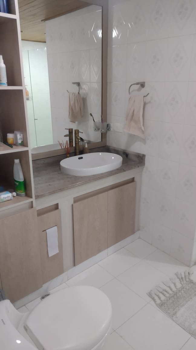 1c044b2c-6383-4be6-92ae-7cf0624fe717 Apartamento en venta en el Centro de Medellín, sobre la Avenida La Playa