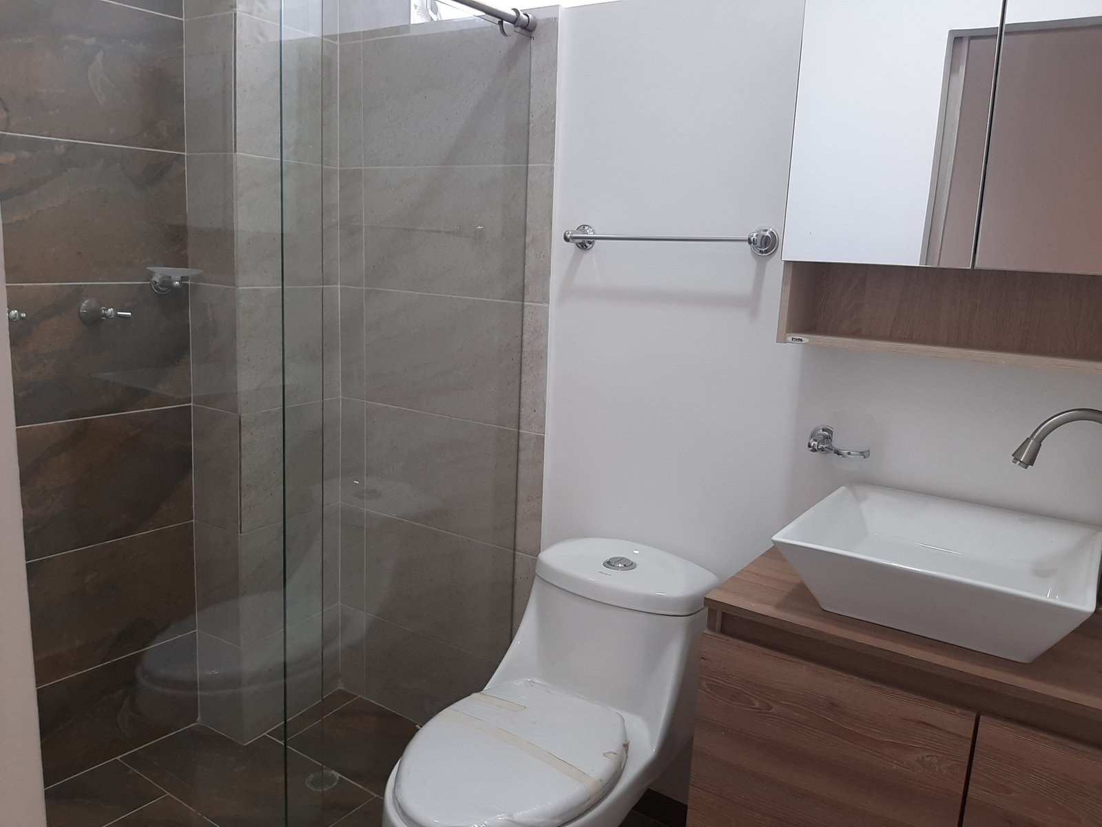 20210916_130514 ARRIENDO APARTAMENTOS Y APARTESTUDIOS EN CENTENARIO CALI VALLE