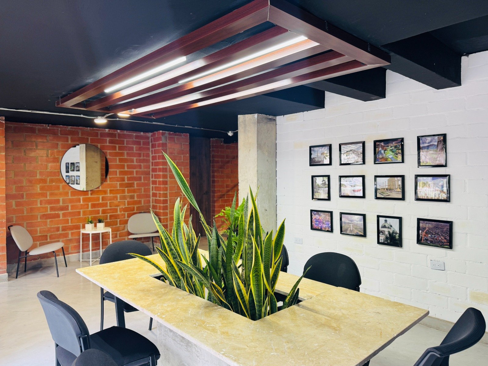 214465-271286-1385349716257362 Arriendo Apartaestudios amoblados en El Limonar, Cali