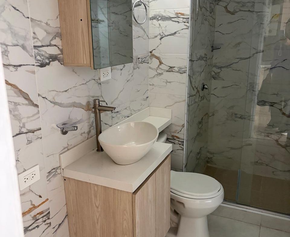 APARTAMENTO EN VENTA EN NORTE DE BOGOTÁ CERCA AL CENTRO COMERCIAL SANTA FE