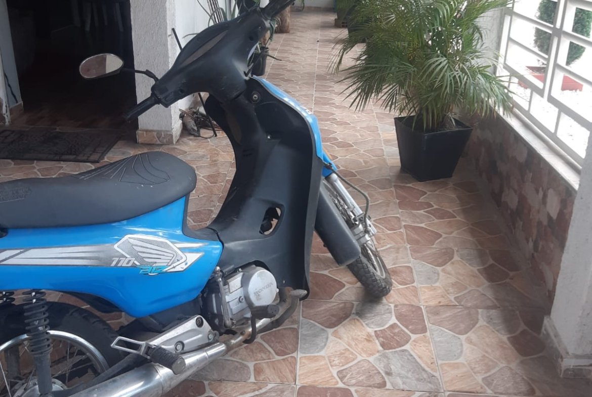CASA ESQUINERA EN VENTA – VILLAGORGONA, BARRIO LA VICTORIA