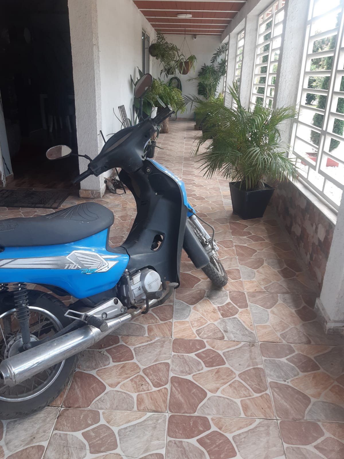 2f3ab2cc-30b2-42d3-a93f-0139ab6eee44 CASA ESQUINERA EN VENTA – VILLAGORGONA, BARRIO LA VICTORIA