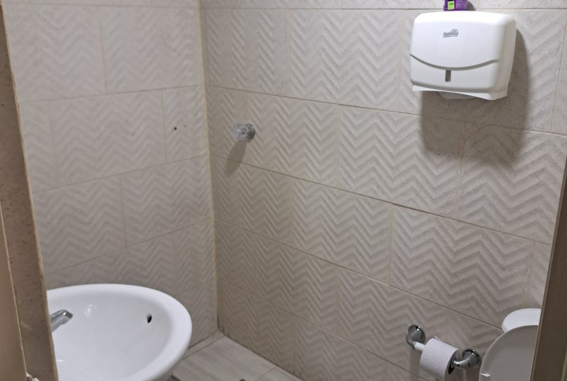 Venta de Casa de 2 Plantas en el Barrio Granada, Armenia, Quindío