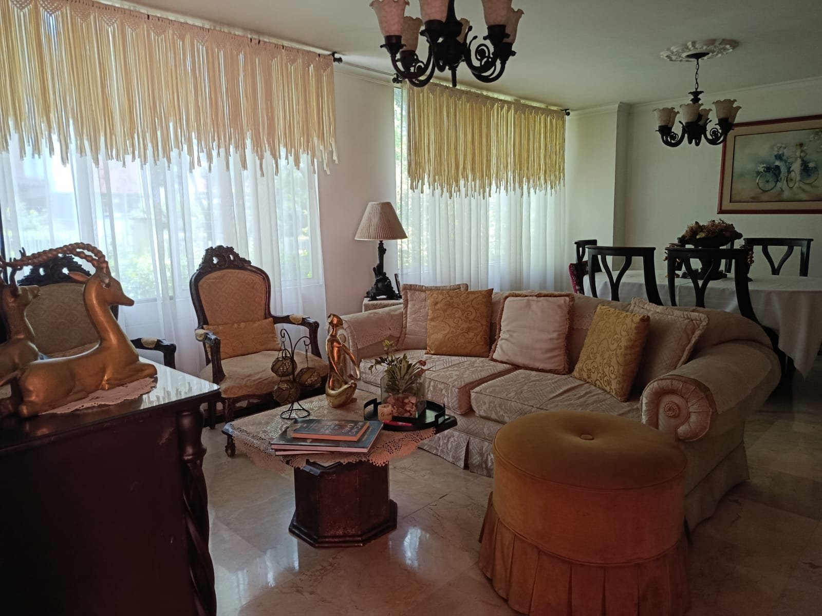 Venta casa en Medellin en Loma de Los Bernal