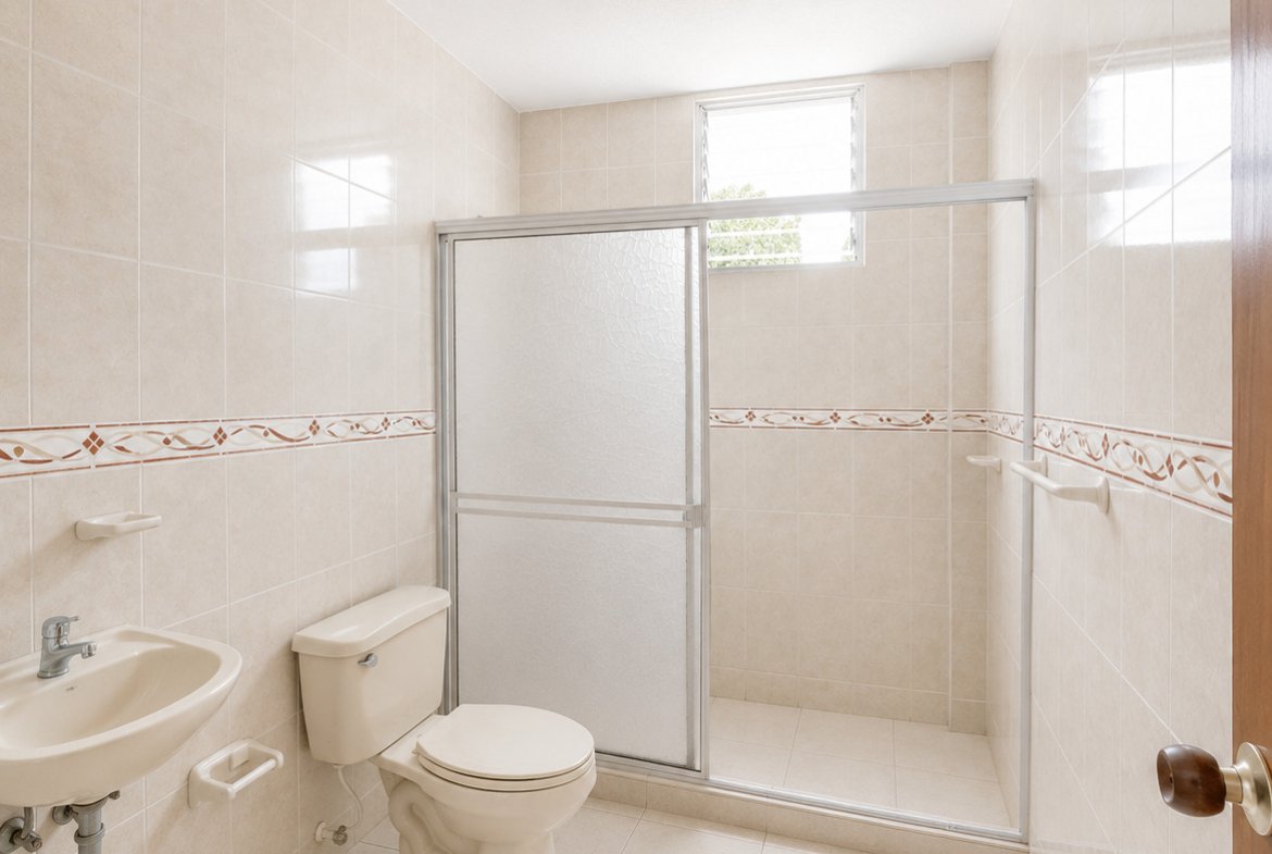Casa campestre en venta en Girardot, Condominio Campestre Villa María