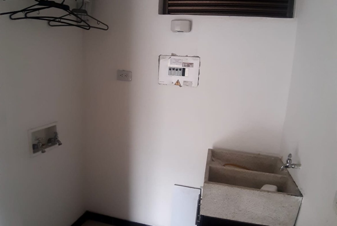 Apartaestudio en venta- Eduardo Santos, buena oferta