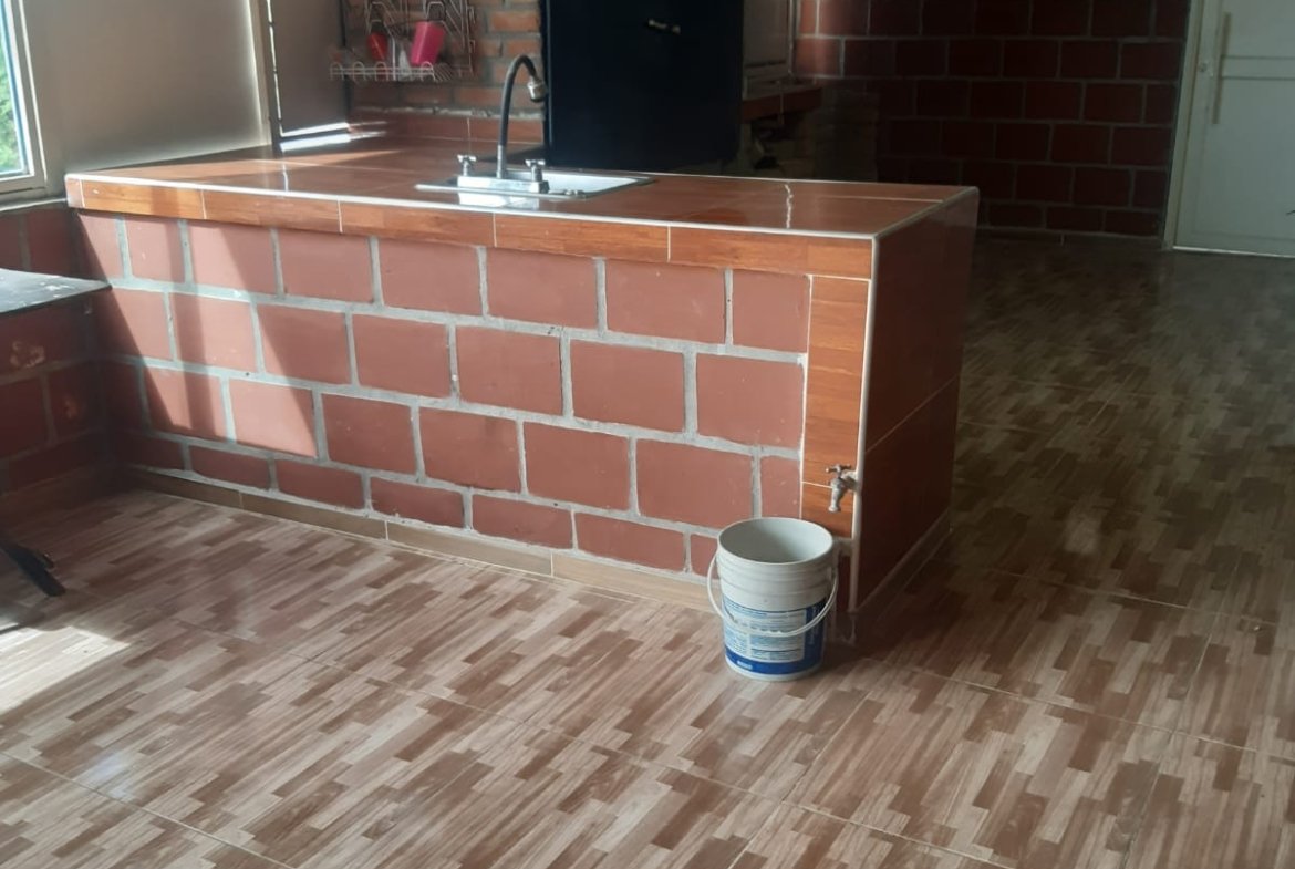 CASA ESQUINERA EN VENTA – VILLAGORGONA, BARRIO LA VICTORIA