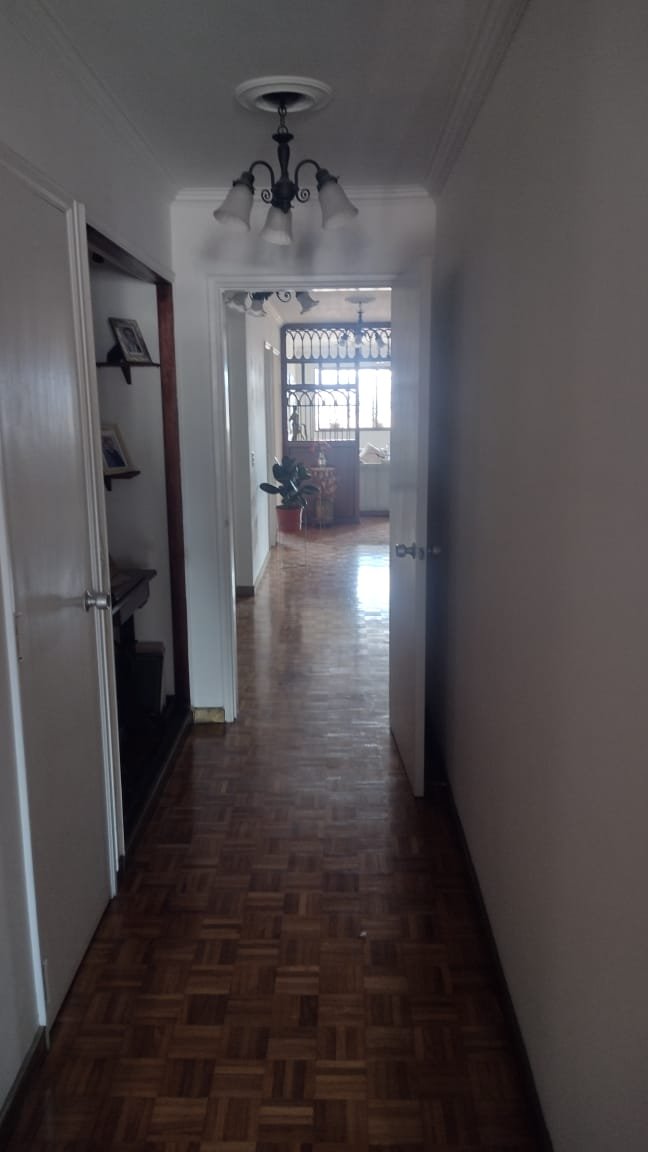 61ef08ec-eff5-4bdc-a5be-732ae86f3432 Apartamento en venta en el Centro de Medellín, sobre la Avenida La Playa