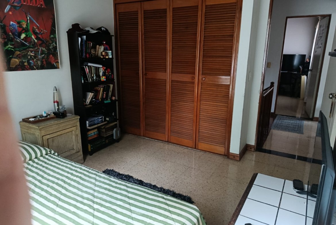Venta casa en Medellin en Loma de Los Bernal