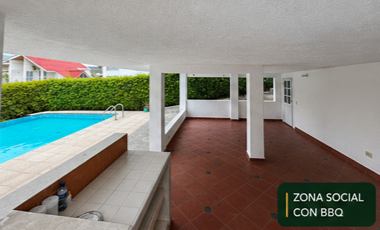 Casa campestre en venta en Girardot, Condominio Campestre Villa María