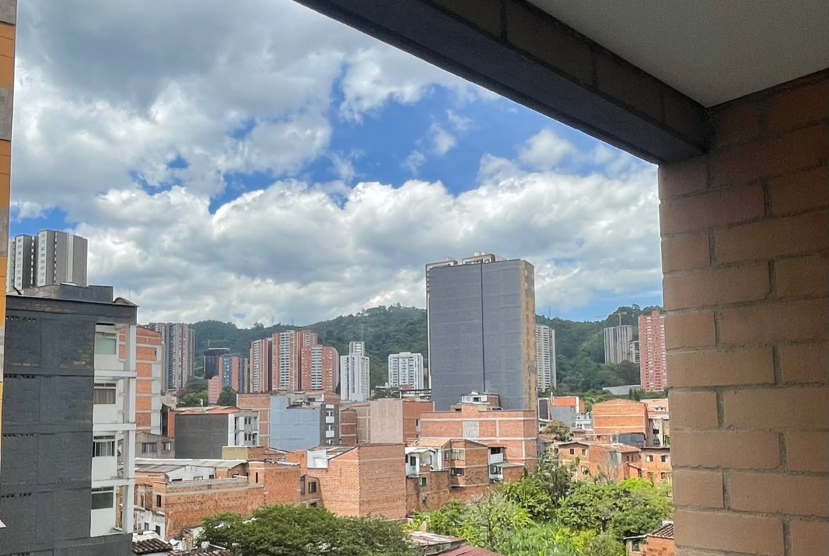 GANGAZO. Apartamento en Venta en Sabaneta, Sector Calle Larga
