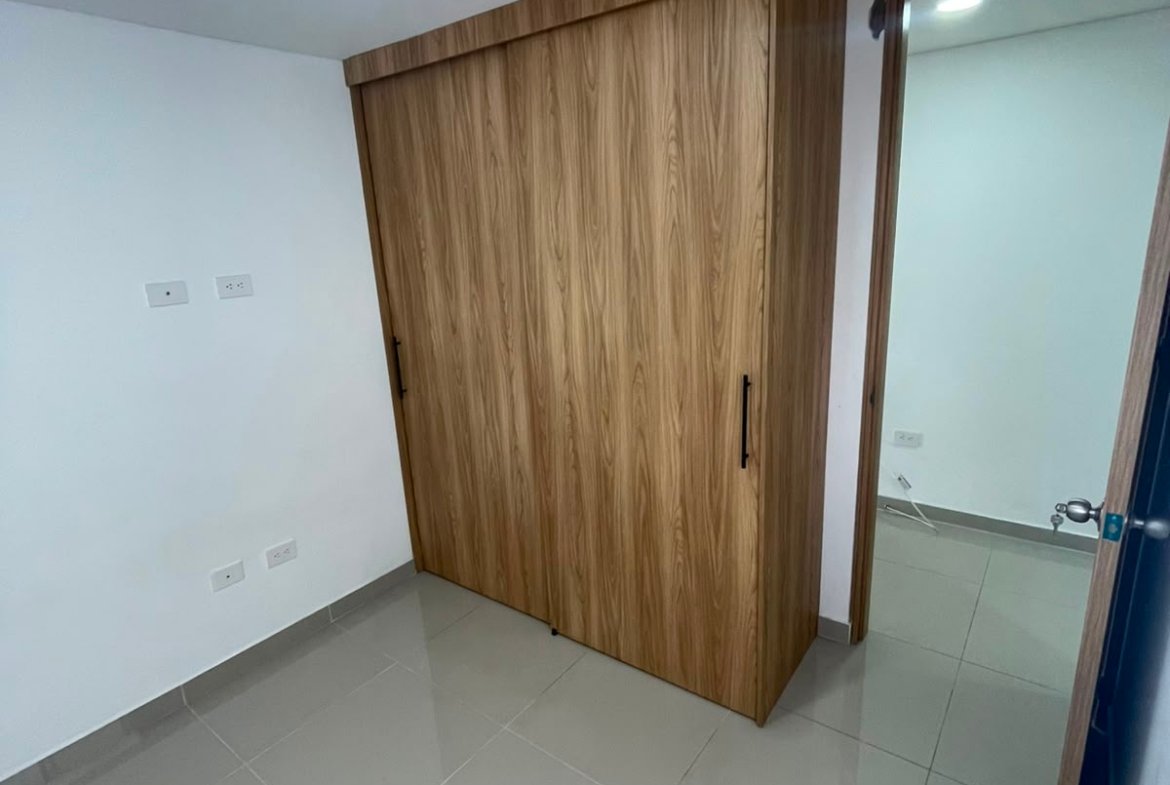 GANGAZO. Apartamento en Venta en Sabaneta, Sector Calle Larga