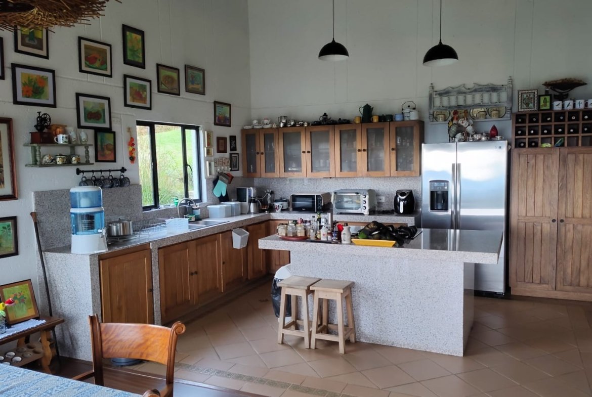 CASA FINCA EN VENTA – SANTA ELENA, MEDELLÍN
