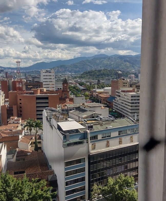 Apartamento en venta en el Centro de Medellín, sobre la Avenida La Playa