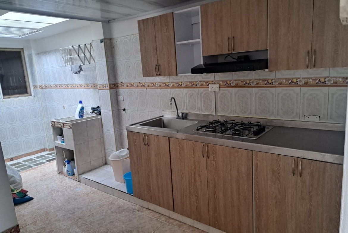 Venta de Casa de 2 Plantas en el Barrio Granada, Armenia, Quindío