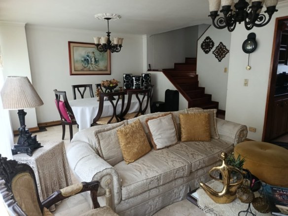 Venta casa en Medellin en Loma de Los Bernal