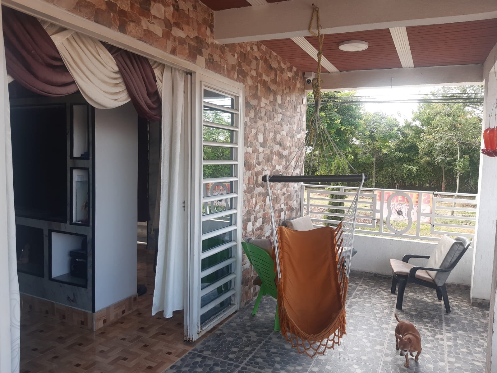 f0d387db-c5f9-49b3-b42c-d891197032dd CASA ESQUINERA EN VENTA – VILLAGORGONA, BARRIO LA VICTORIA