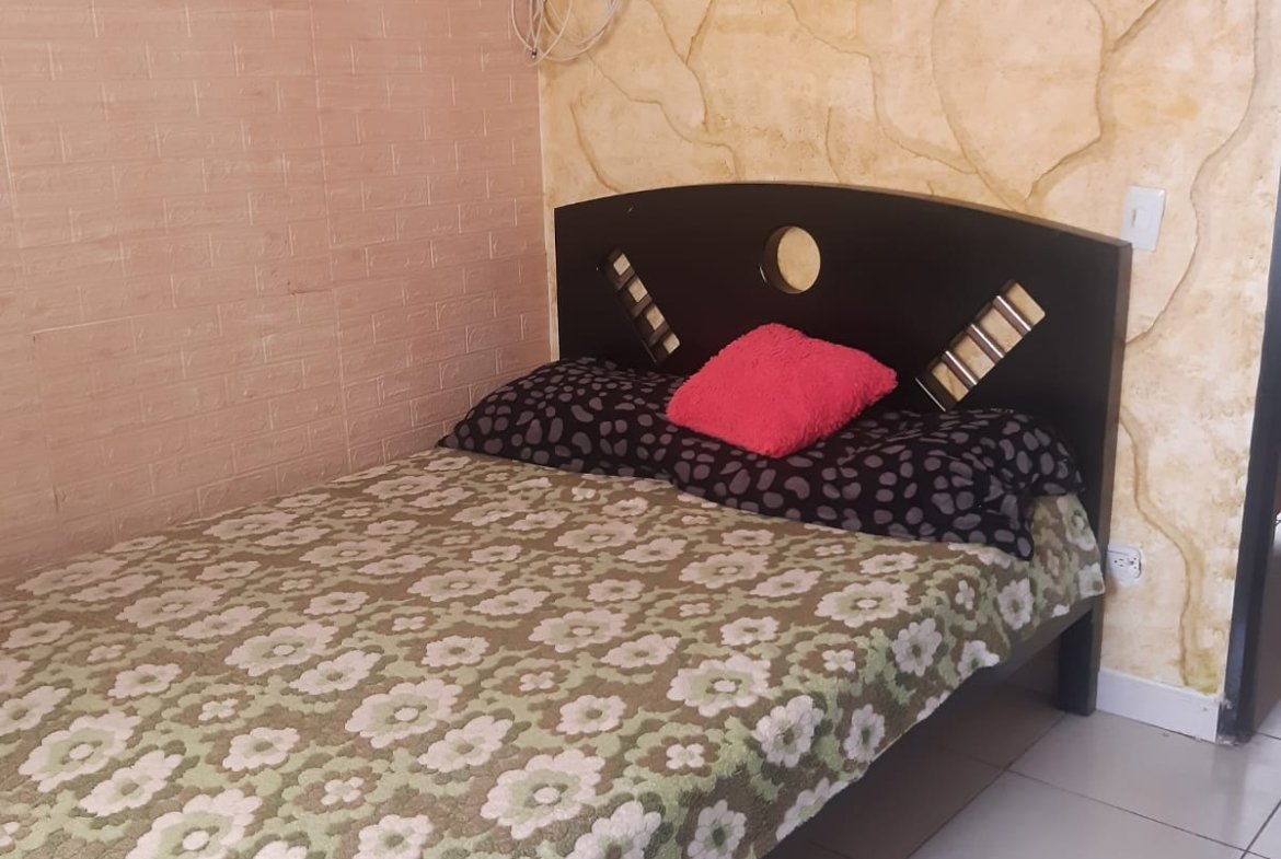 CASA ESQUINERA EN VENTA – VILLAGORGONA, BARRIO LA VICTORIA