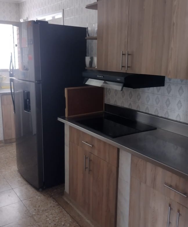 Apartamento en venta en el Centro de Medellín, sobre la Avenida La Playa