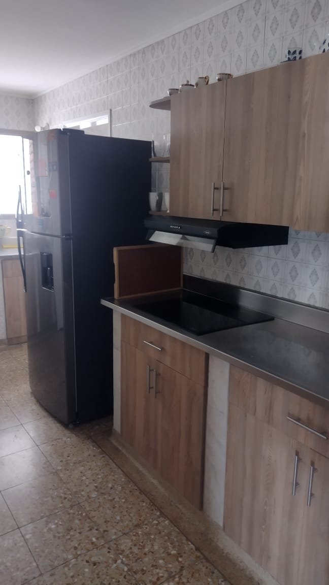 fc33ae1d-dea7-48e2-b04b-b1e601d8cd46 Apartamento en venta en el Centro de Medellín, sobre la Avenida La Playa