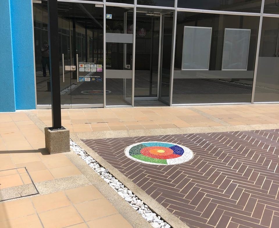 ARRIENDO LOCAL PAIPA BOYACA CENTRO COMERCIAL EL CARACOL 300 MTS