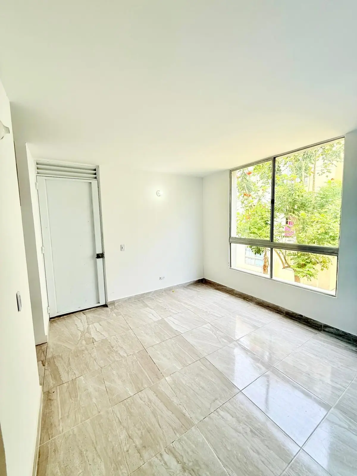 th.outside1200x1200.6a6e02d641b57_infocdn__v6xldt6zpohlsrsv6f33aspjzbmdpm3h1vcyq0mojpg Apartamento en Arriendo en Girardot