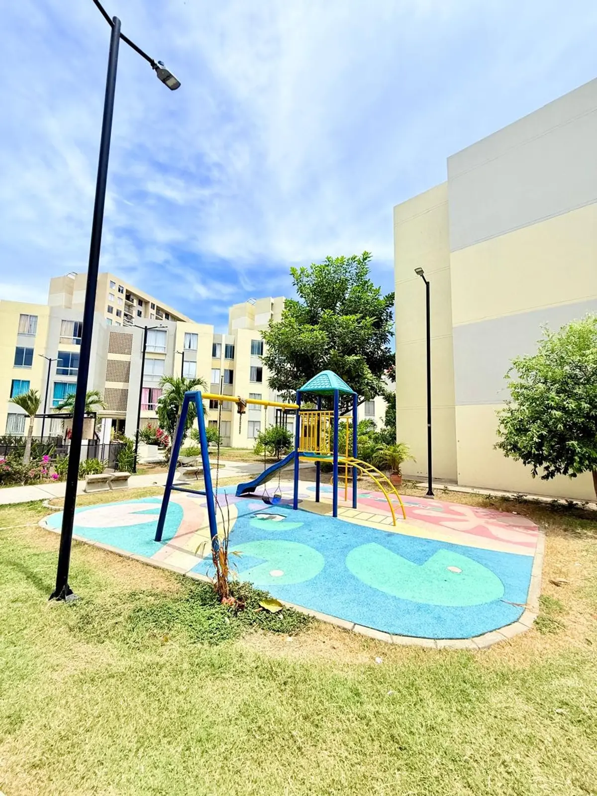 th.outside1200x1200.6a6e02dbbb675_infocdn__16umwuq94gujehfftifihjs8ge82u1pepn2g8lr9jpg Apartamento en Arriendo en Girardot