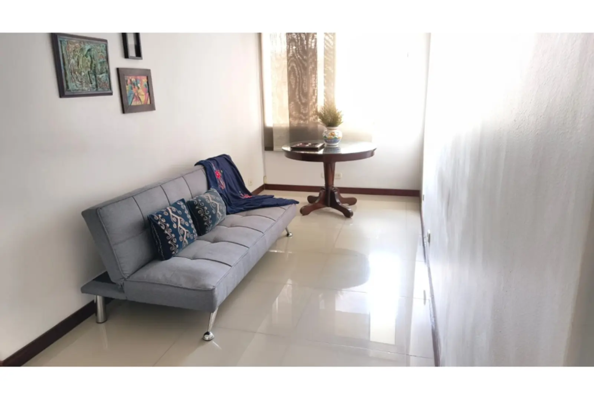 Apartamento en Arriendo en Loma De San Julian, Medellín