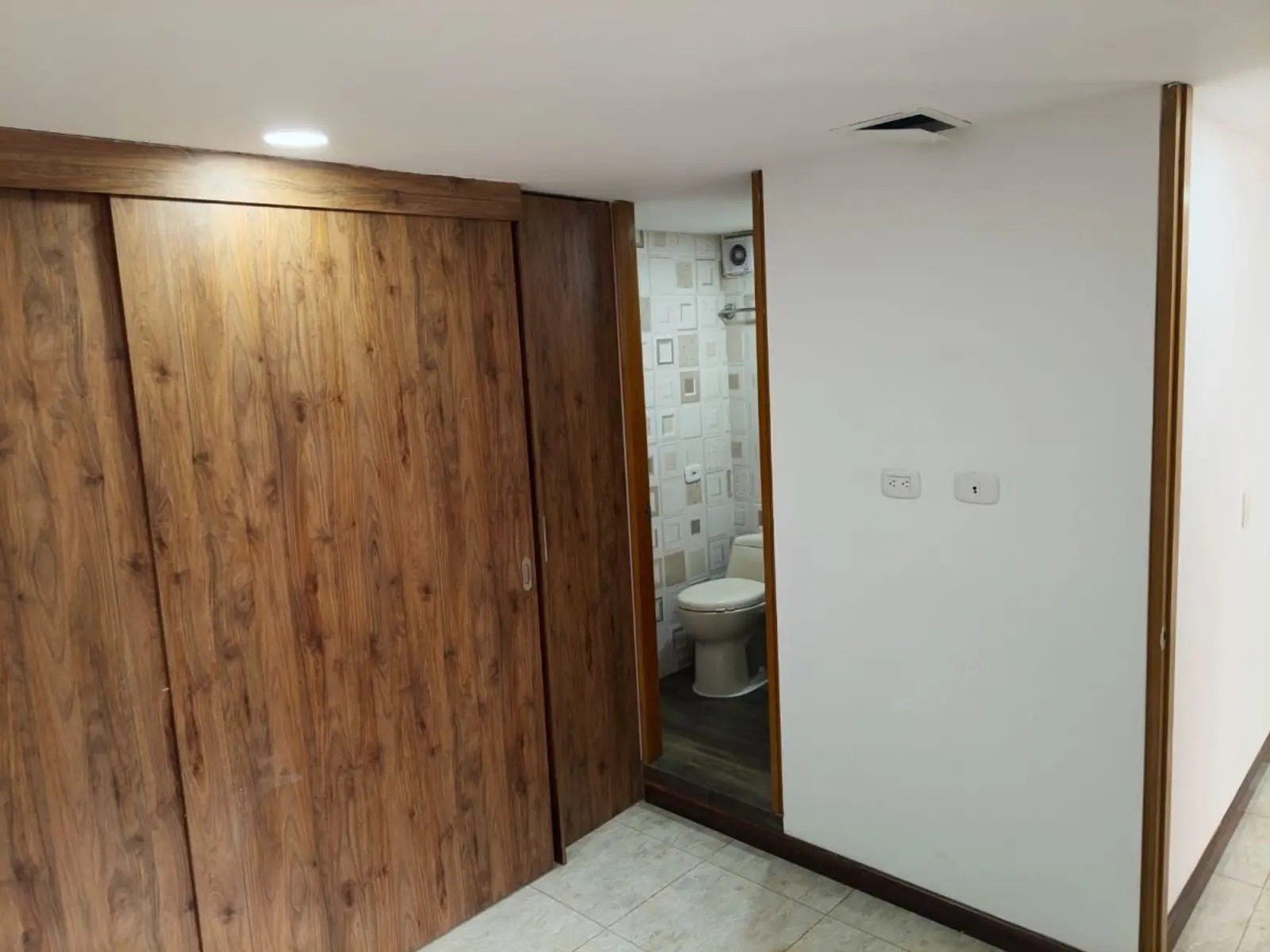 th.outside1200x1200.6a709f0c964e5_infocdn__getfile Apartamento en Arriendo en 20 de julio sector i, Chía