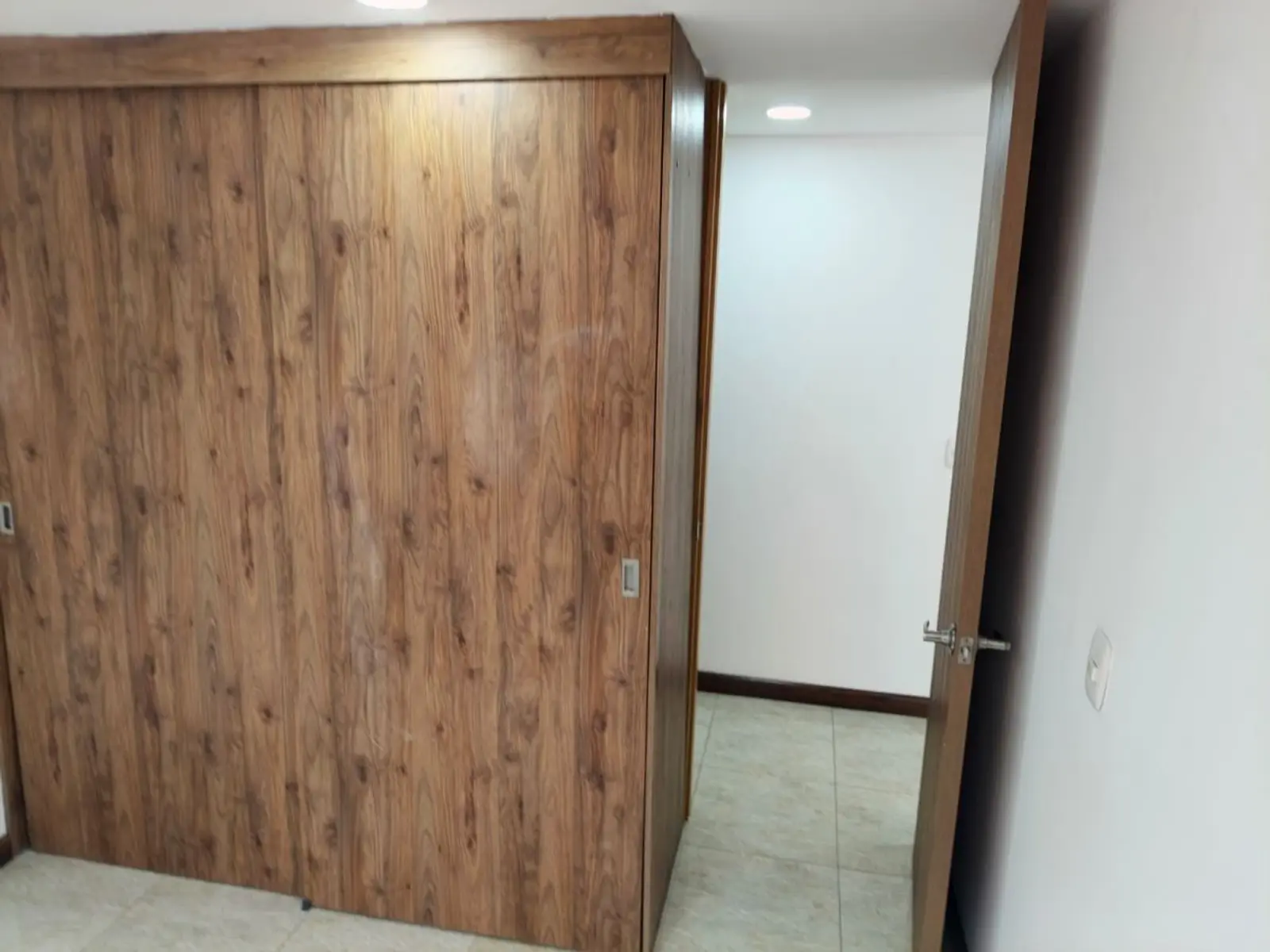 th.outside1200x1200.6a709f0f0bb01_infocdn__getfile Apartamento en Arriendo en 20 de julio sector i, Chía