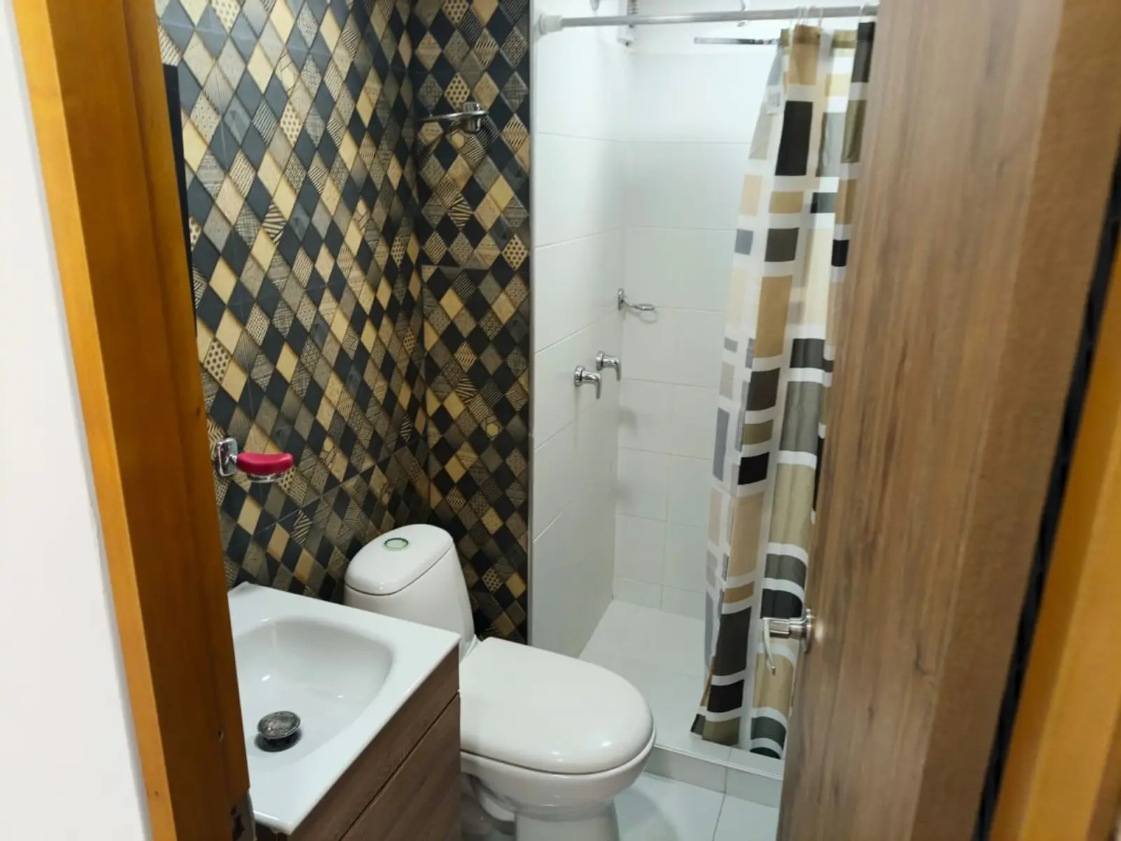 th.outside1200x1200.6a709f16006c5_infocdn__getfile Apartamento en Arriendo en 20 de julio sector i, Chía