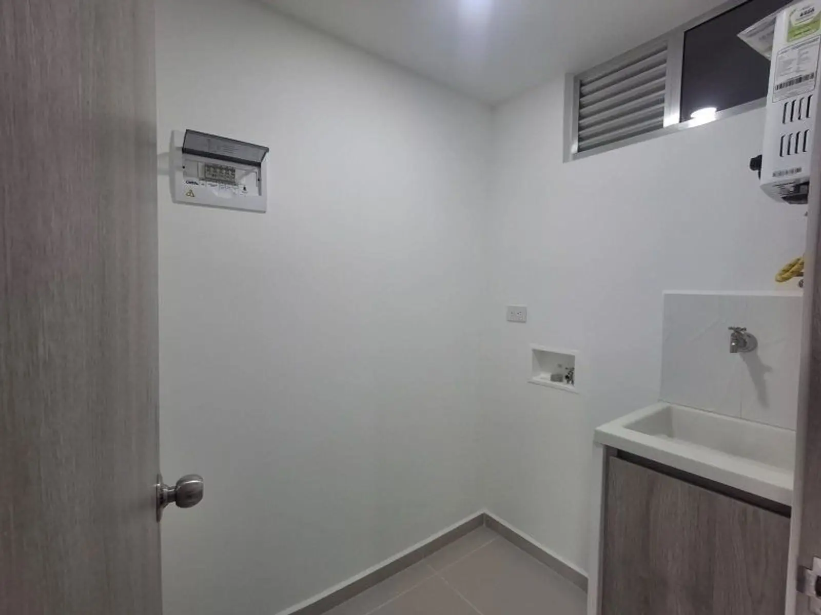 th.outside1200x1200.6a738d05b3864_infocdn__6-70c255724ejpeg Apartamento en Arriendo en Itaguí