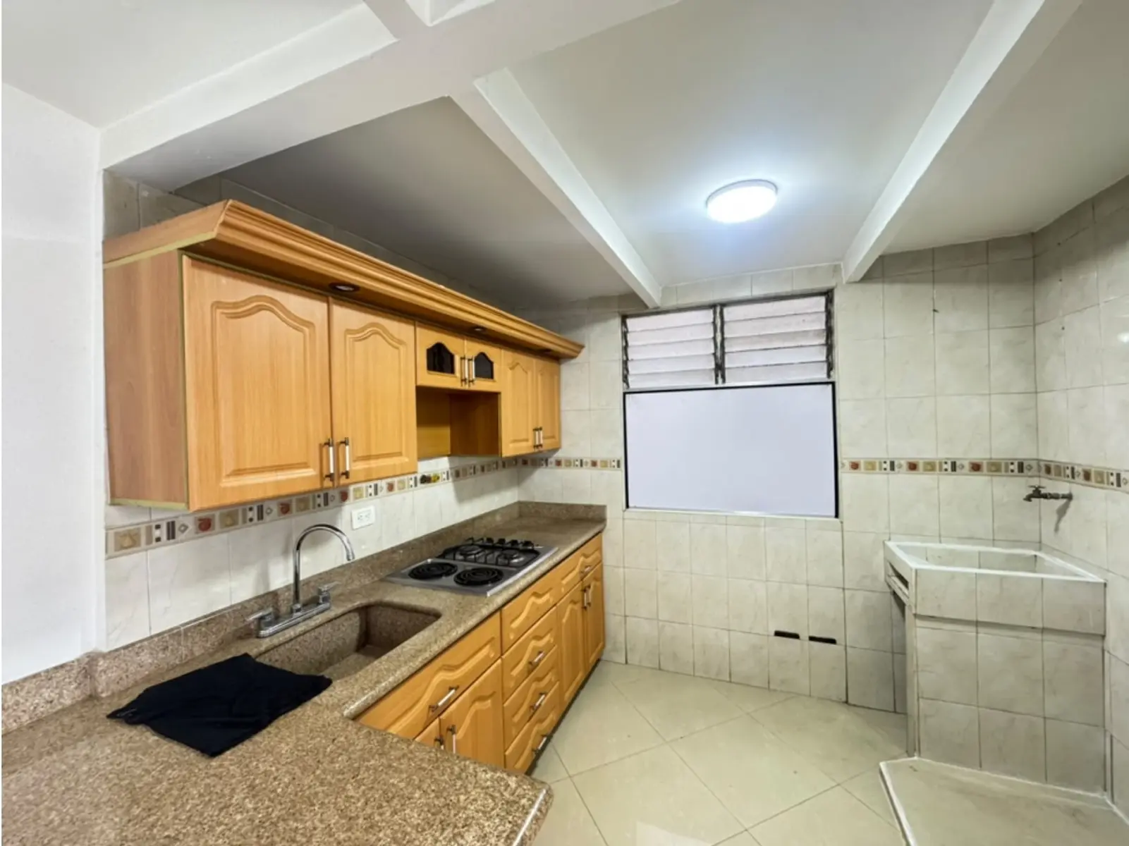 th.outside1200x1200.6a74ad839265b_infocdn__gr203084120260806093306jpeg Apartamento en Arriendo en El Poblado, Medellín