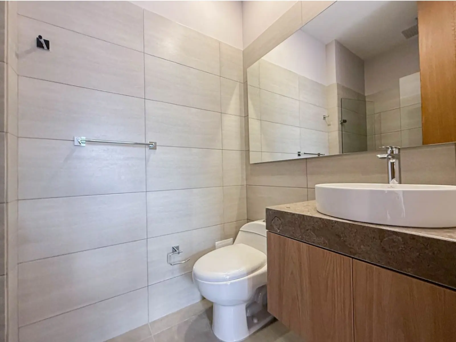 th.outside1200x1200.6a74cb0216f95_infocdn__gr-apartamento-disponible-venta-y-1741888098-3461-9376jpeg Apartamento en Arriendo en Usaquen, Bogotá