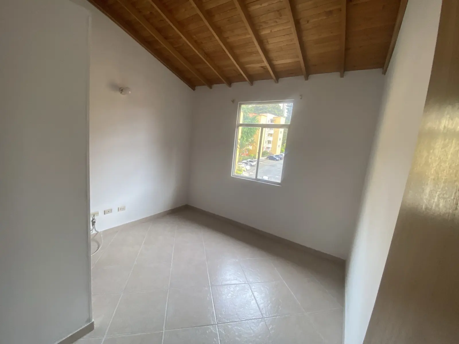 th.outside1200x1200.6a7735398934f_infocdn__515524-1-1786051165-4jpg Apartamento en Arriendo en Las Lomitas, Sabaneta