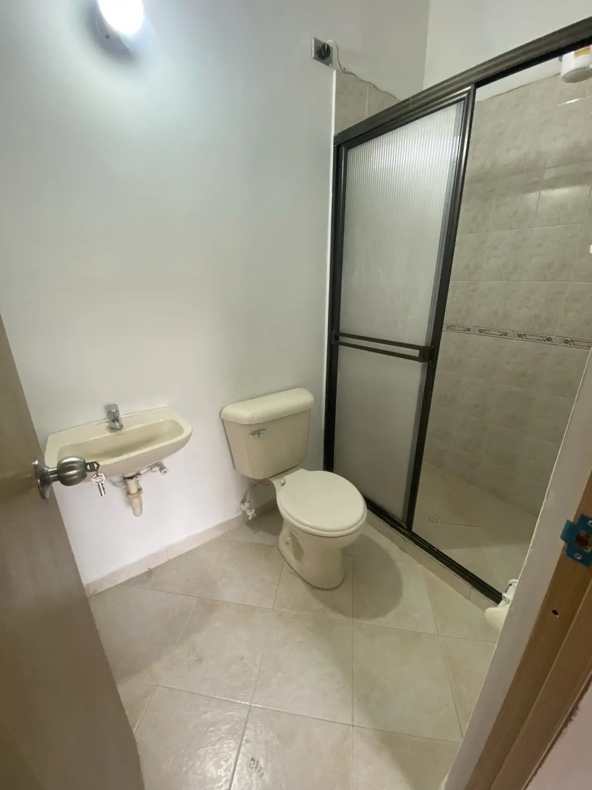 th.outside1200x1200.6a773539e69fa_infocdn__515524-1-1786051170-6jpg Apartamento en Arriendo en Las Lomitas, Sabaneta